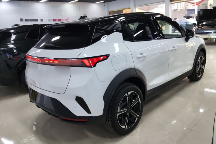 领克06 EM-P 2023款 EM-P 126长续航Halo车身外观6005