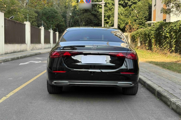 奔驰E级 2025款 E 300 L 时尚型车身外观6007