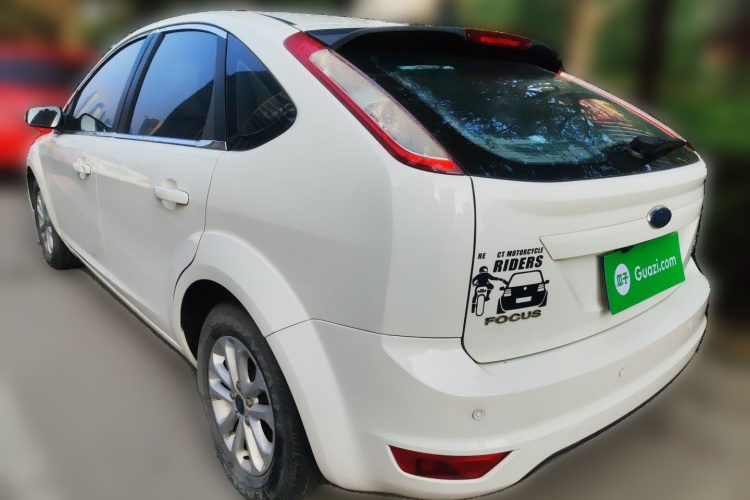 福特 福克斯 2013款 两厢经典 1.8L 自动基本型车身外观6003