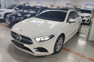 奔驰A级 2022款 改款 A 200 L 运动轿车动感型