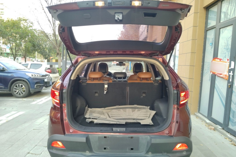 东南DX7 2017款 1.5T 手动凯旋版机舱底盘23