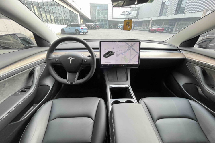 特斯拉 Model 3 2021款 标准续航后驱升级版 3D6中控内饰7009