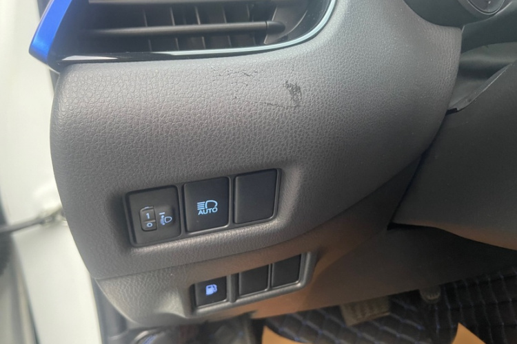 丰田C-HR 2020款 2.0L 领先版中控内饰7013