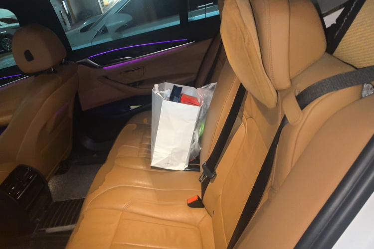 宝马5系 2018款 改款 530Li 领先型 M运动套装中控内饰21