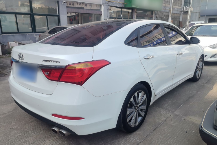 现代 名图 2014款 1.8L 自动尊贵型DLX车身外观7
