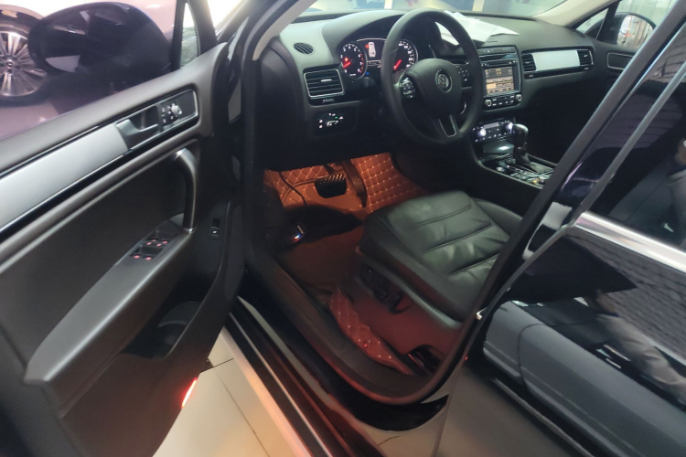 大众 途锐 2017款 3.0TSI 拓野型中控内饰7003