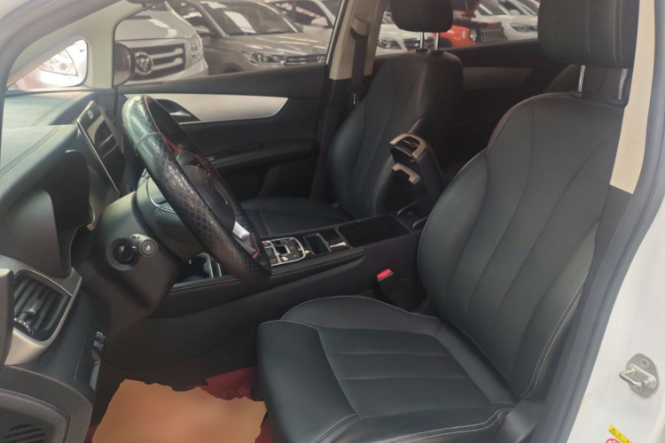 比亚迪 宋MAX 2021款 升级版 1.5T 自动尊贵型 6座局部细节19