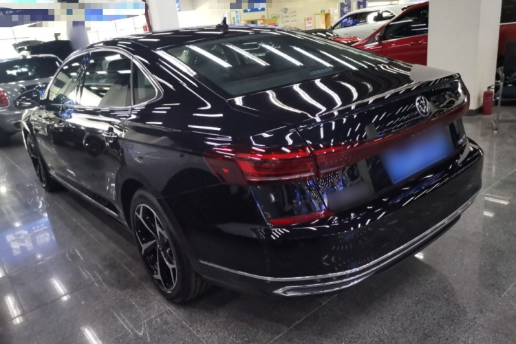 大众 帕萨特 2024款 330TSI 星空精英版车身外观4