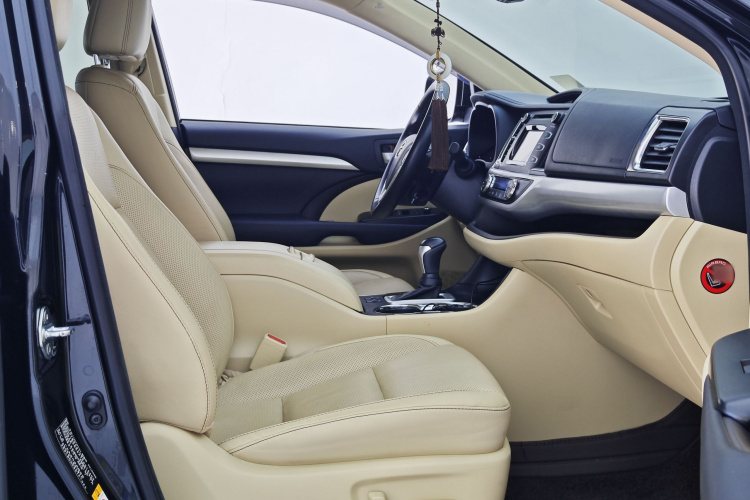 丰田 汉兰达 2018款 2.0T 四驱豪华版 7座 国V中控内饰7003