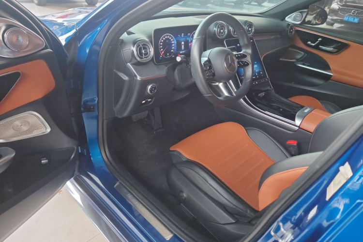 奔驰C级 2022款 改款 C 200 L 运动版中控内饰7003