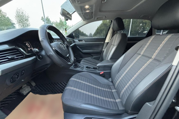 大众 朗逸 2019款 280TSI DSG舒适版 国VI中控内饰7002