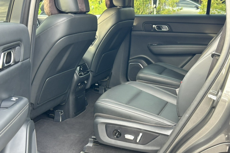 理想汽车 理想ONE 2021款 增程6座版中控内饰7004