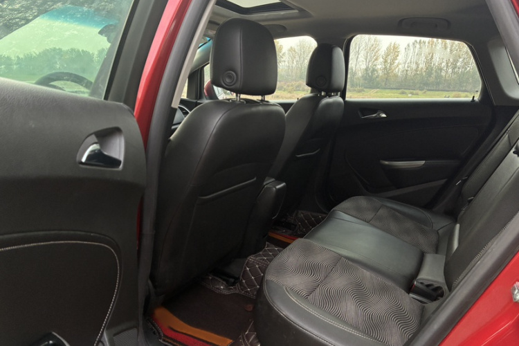 别克 英朗 2013款 XT 1.6T 自动时尚运动版中控内饰7004