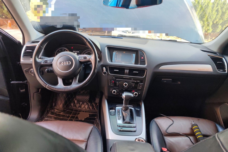 奥迪Q5 2016款 40 TFSI 技术型中控内饰12