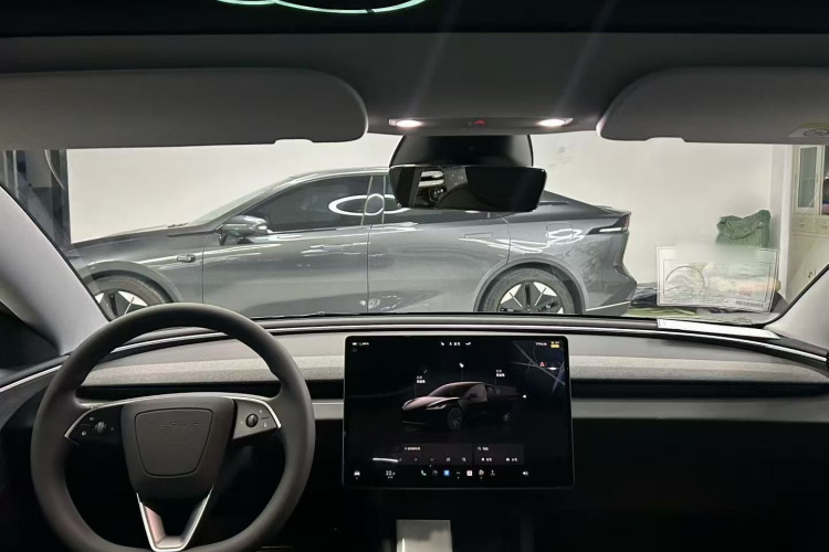 特斯拉 Model 3 2025款 改款 长续航全轮驱动版中控内饰7002