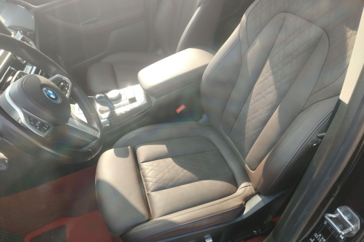 宝马iX3 2022款 领先型中控内饰19