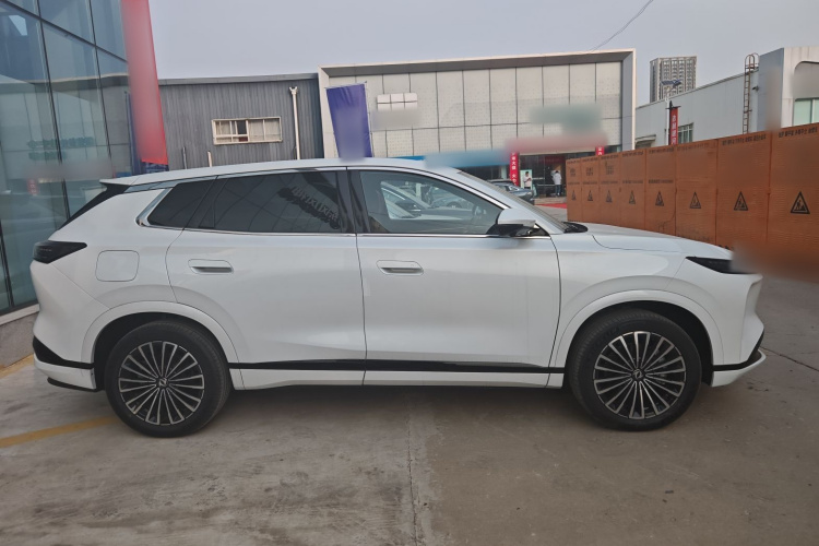 东风风神L8 2025款 185KM理想版车身外观6002