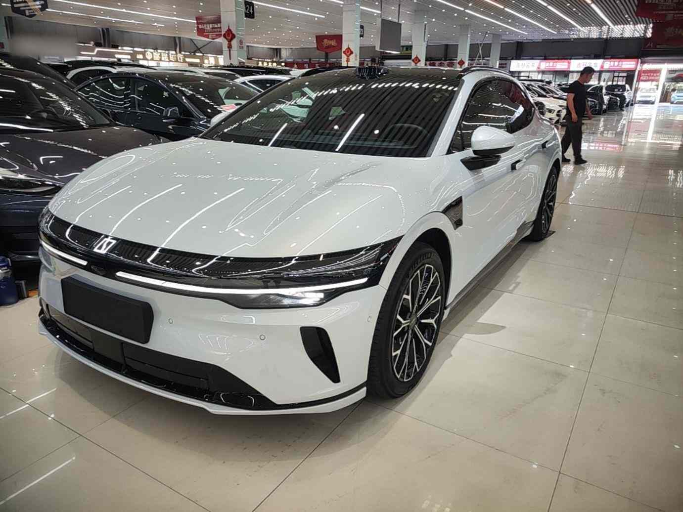极氪007GT 2025款 后驱智驾版 75kWh(2)