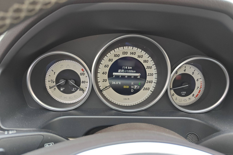 奔驰E级 2015款 E 260 L 运动型局部细节14