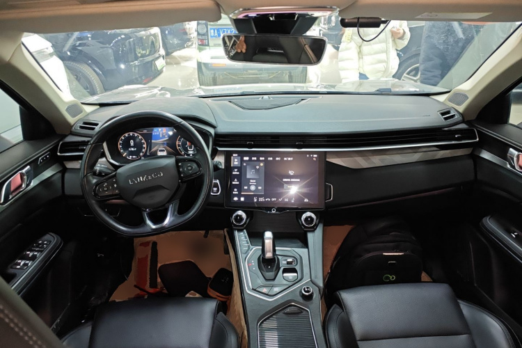 领克01 2021款 2.0TD 两驱型Pro中控内饰12