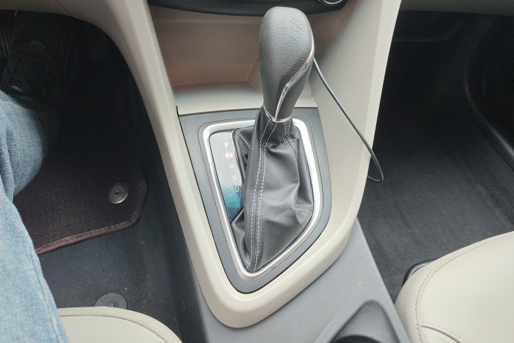 别克 英朗 2016款 15N 自动精英型局部细节18