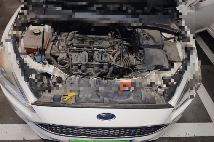 福特 福克斯 2017款 两厢 1.6L 自动风尚型智行版局部细节24