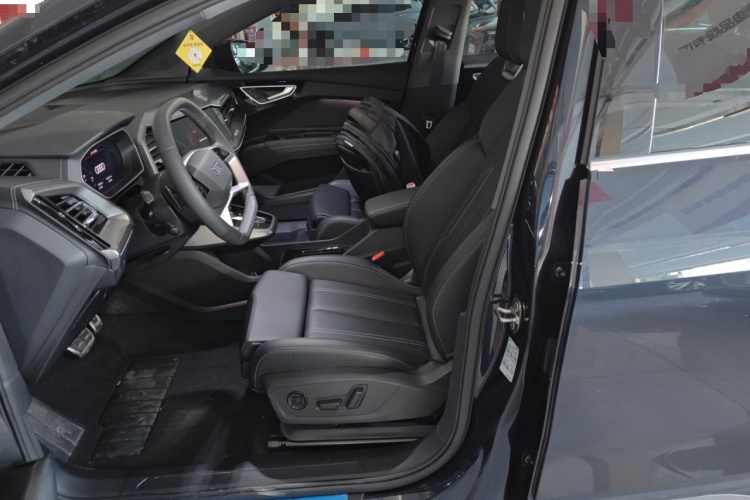 奥迪Q4 e-tron 2024款 40 e-tron 创行版中控内饰19