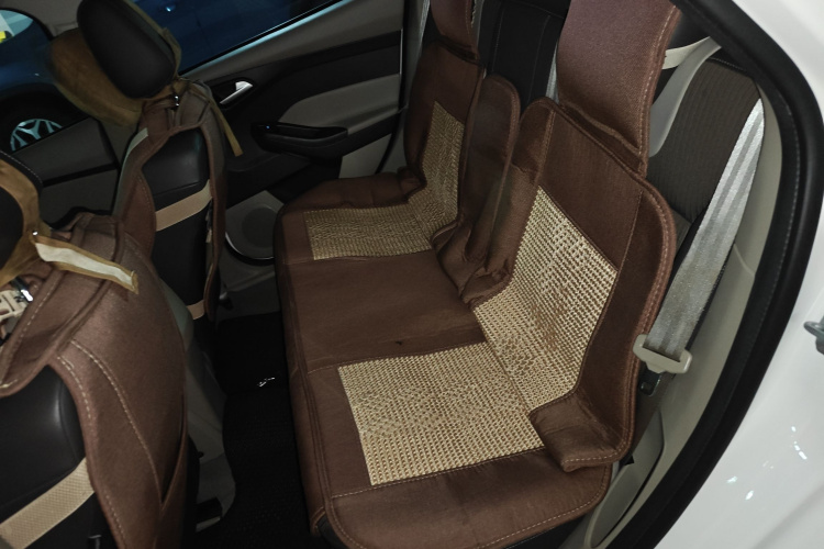 福特 福克斯 2012款 三厢 1.6L 自动风尚型中控内饰21