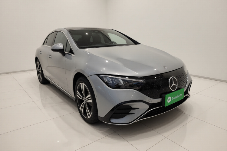 奔驰EQE 2022款 350 豪华版车身外观3