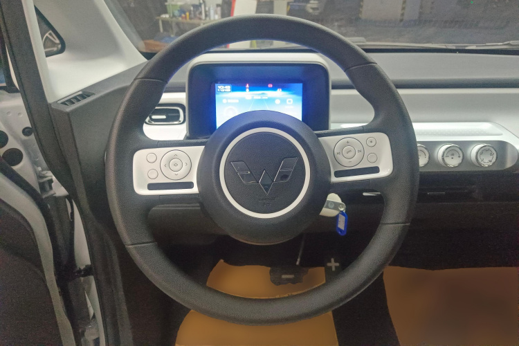 五菱汽车 五菱Air ev晴空 2023款 四座-标准版中控内饰13