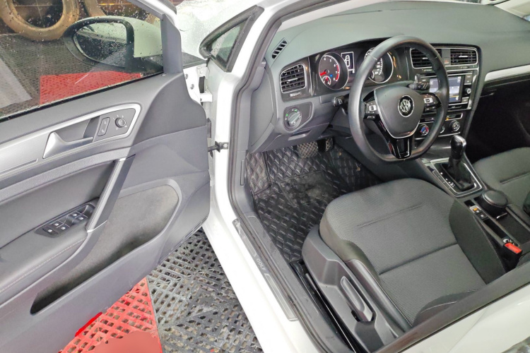 大众 高尔夫 2018款 1.6L 自动舒适型中控内饰20