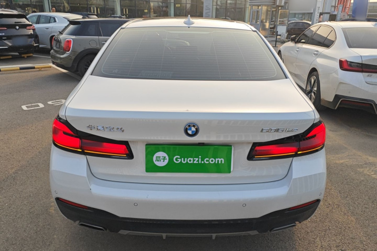 宝马5系新能源 2022款 改款二 535Le M运动套装车身外观6