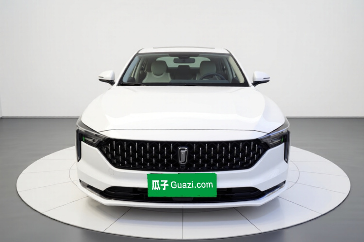 奔腾B70 2025款 龙耀版 1.5T 欢享型车身外观2