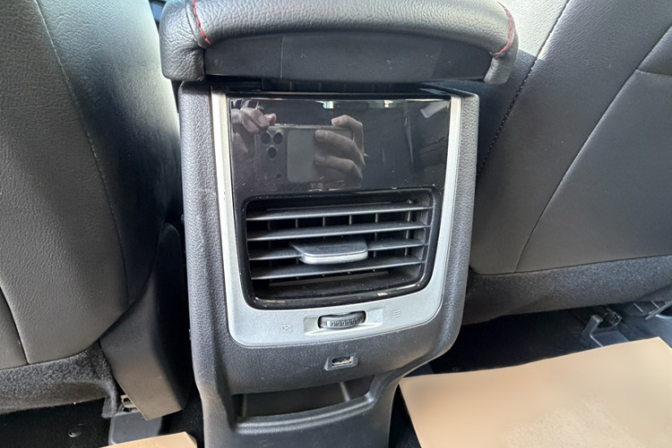 SWM斯威汽车 SWM斯威G01 2019款 1.5T 自动优UP 国VI中控内饰7011