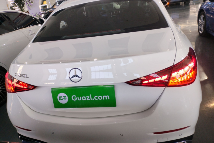 奔驰C级 2024款 改款 C 260 L 运动版车身外观6