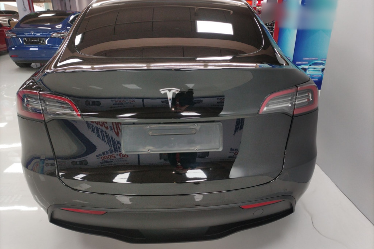 特斯拉 Model Y 2022款 改款 后轮驱动版车身外观6