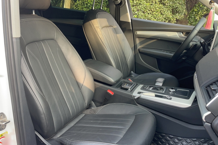 奥迪Q5L 2020款 改款 40 TFSI 荣享时尚型局部细节41