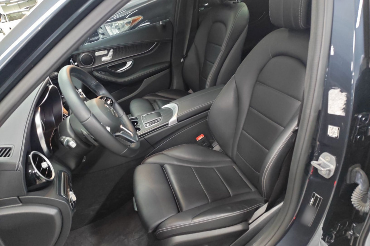 奔驰C级 2019款 C 260 L 运动版中控内饰19