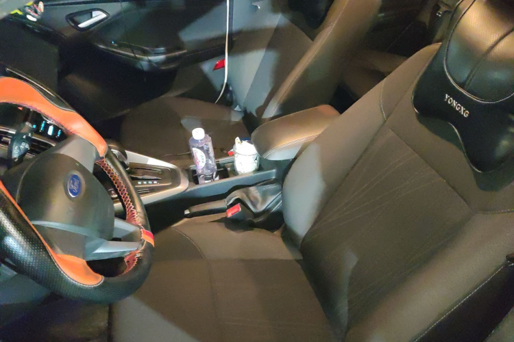 福特 福克斯 2018款 两厢经典 1.6L 自动舒适型智行版局部细节19