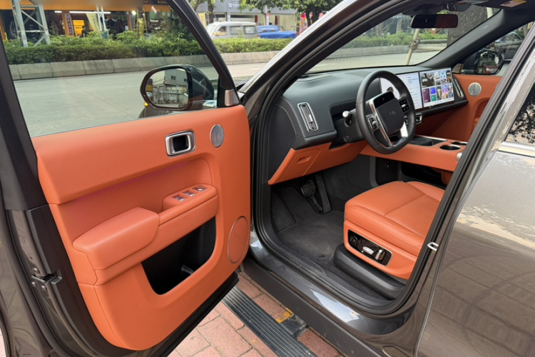 理想汽车 理想L9 2022款 Max中控内饰7003