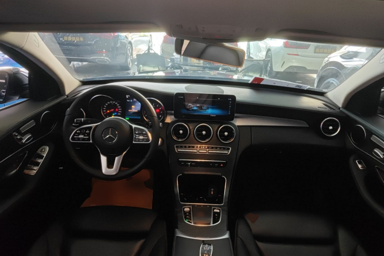 奔驰C级 2019款 C 260 L 运动版中控内饰7002
