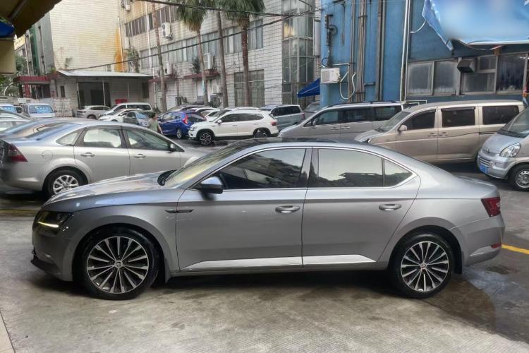 斯柯达 速派 2016款 TSI330 DSG智行版车身外观6004