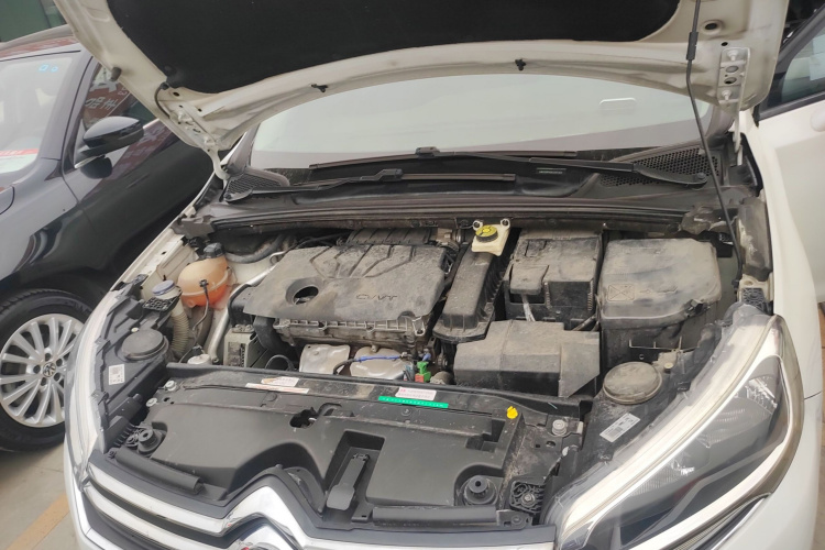 雪铁龙 C4世嘉 2016款 1.6L 自动舒适型机舱底盘24