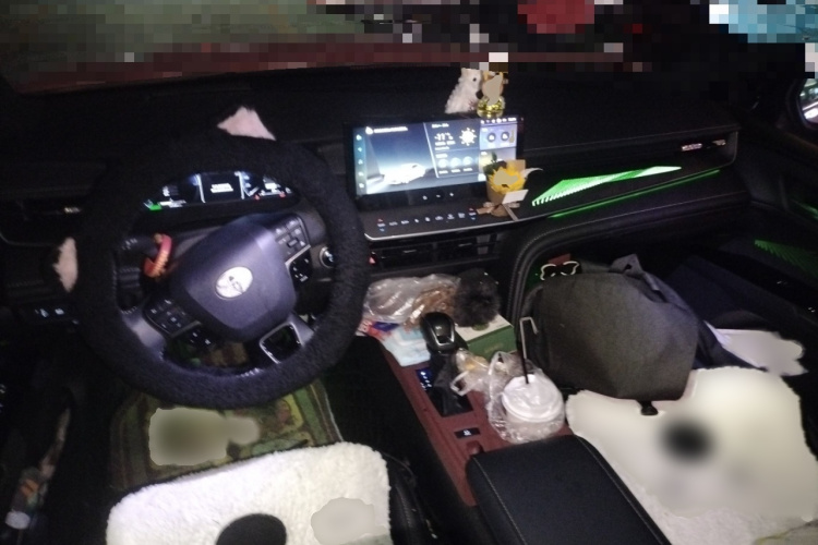 丰田 凯美瑞 2024款 双擎 2.0HXS 运动Plus版中控内饰7002