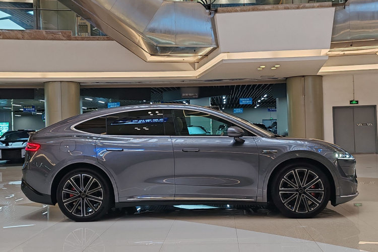 鸿蒙智行 智界R7 2025款 增程 331km Ultra车身外观6003