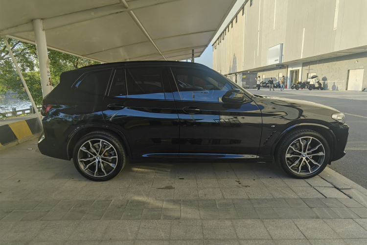 宝马X3 2023款 改款 xDrive30i 领先型 M曜夜套装车身外观6001