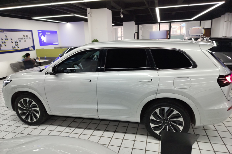 鸿蒙智行 问界M7 2024款 1.5T 后驱Plus版 5座车身外观4