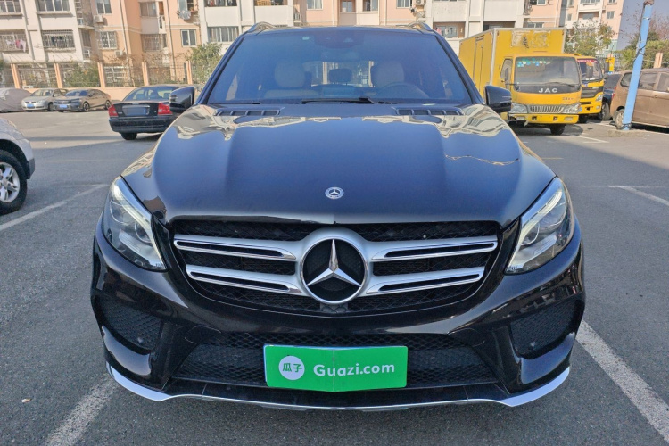 奔驰GLE 2017款 GLE 320 4MATIC 动感型车身外观2