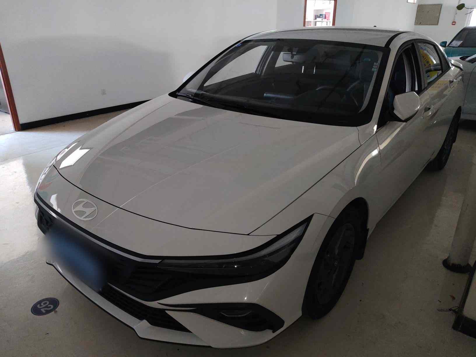 现代 伊兰特 2023款 1.5L CVT GLS领先版(2)