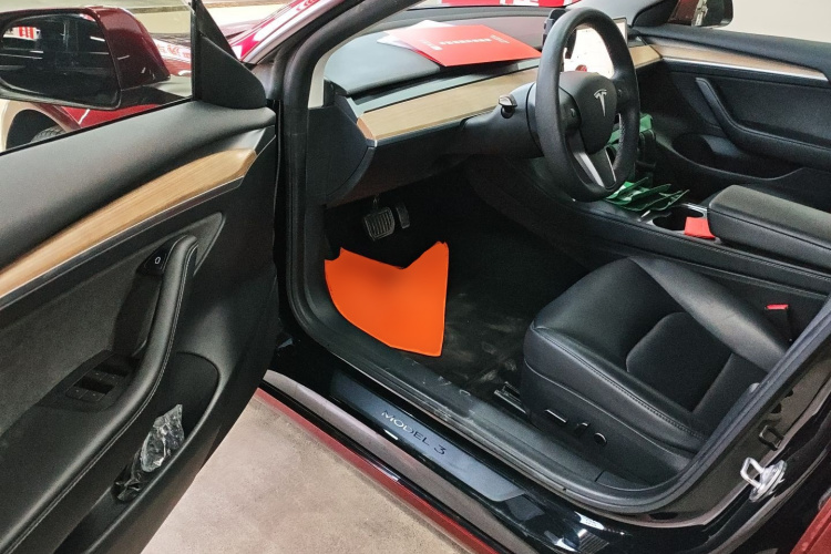 特斯拉 Model 3 2021款 标准续航后驱升级版 3D6中控内饰7003